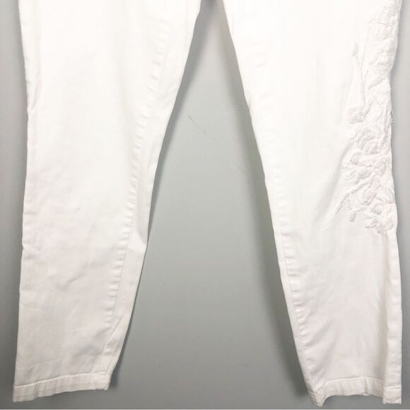 CHINO BY ANTHROPOLOGIE | White Relaxed Pants Floral Embroidery Women’s Size 27 - Picture 8 of 12